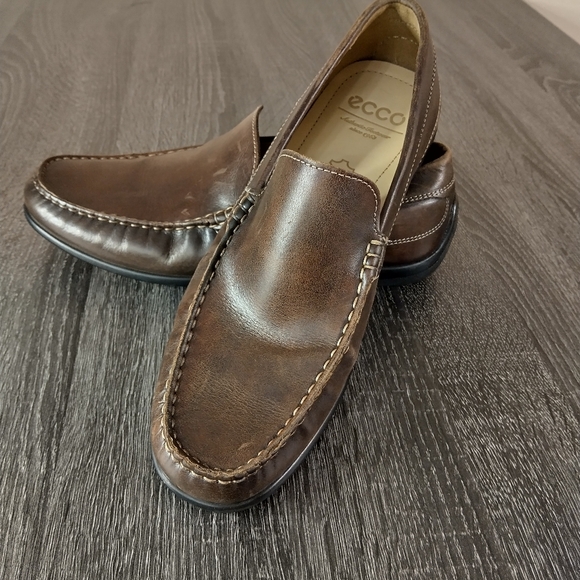ECCO Classic Moc mens loafer. Size  9.5. Slip ons Leather great condition Brown - Picture 14 of 15